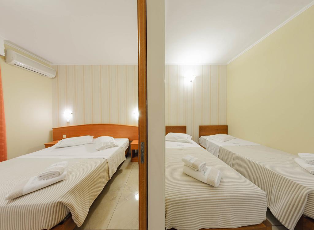 Ξενοδοχείο με διαμερίσματα Zante Palace Τσιλιβί