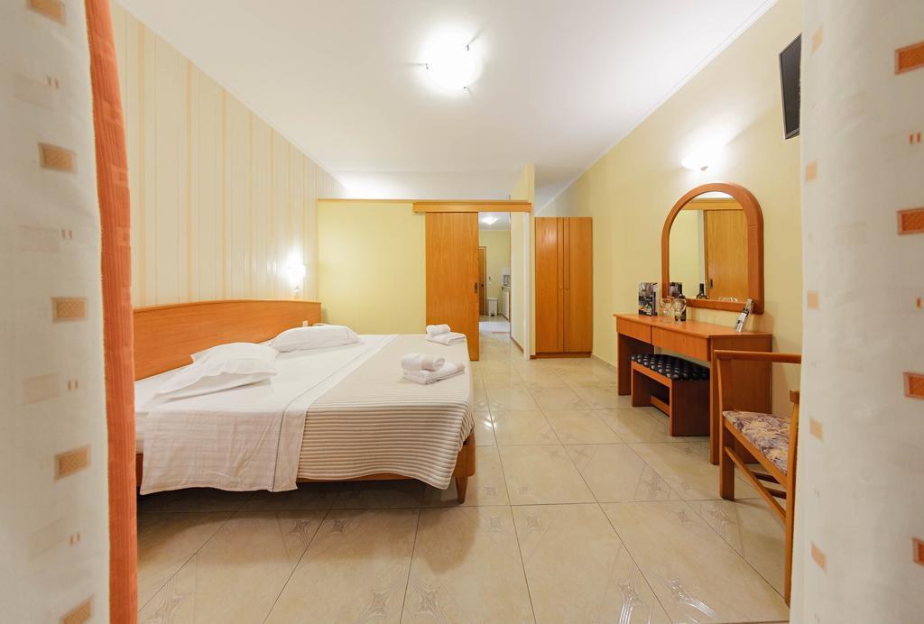 מלון דירות Zante Palace