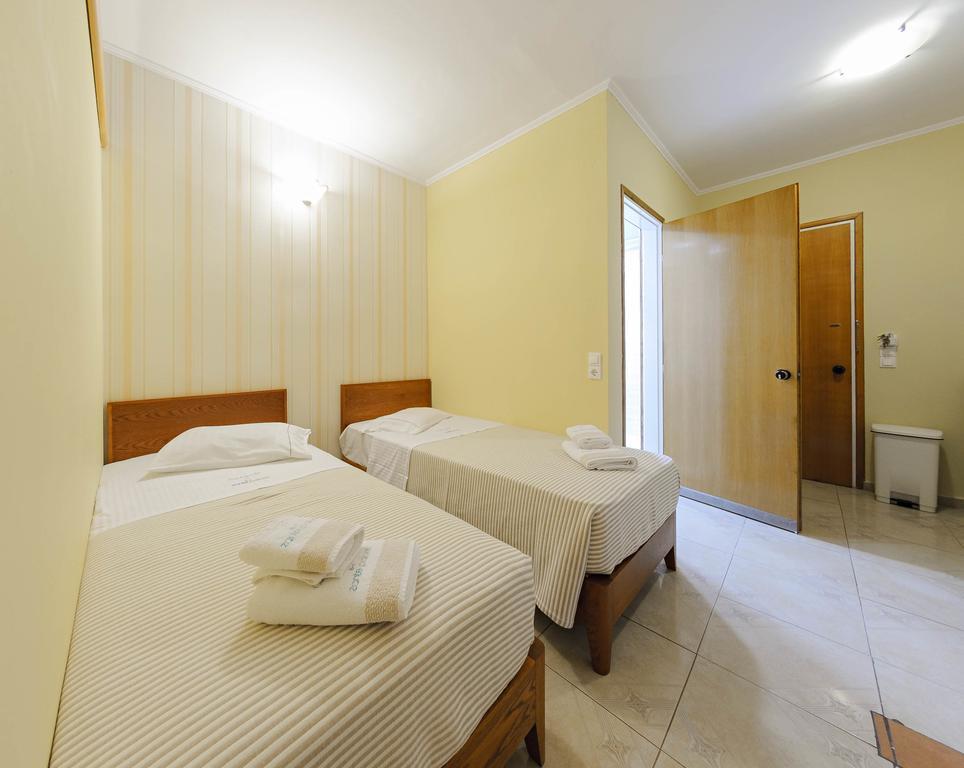 Zante Palace מלון דירות 3*